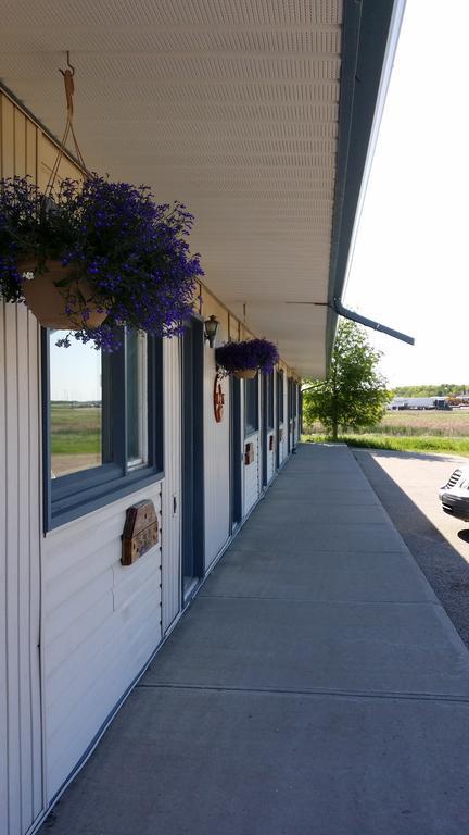 Quest Motel Whitewood Exteriér fotografie