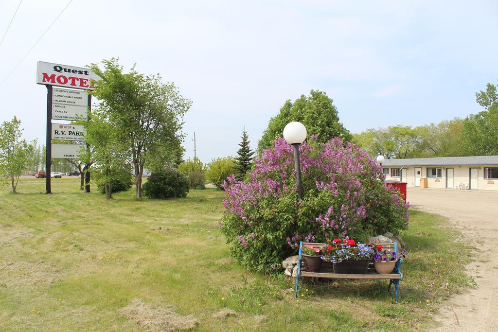 Quest Motel Whitewood Exteriér fotografie