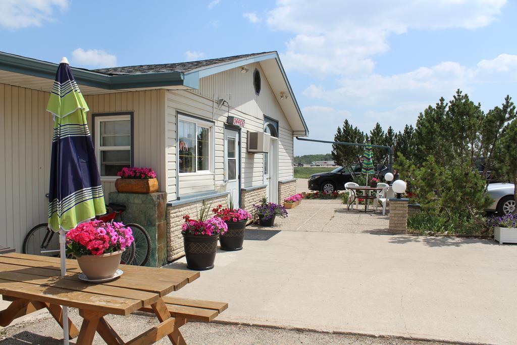 Quest Motel Whitewood Exteriér fotografie