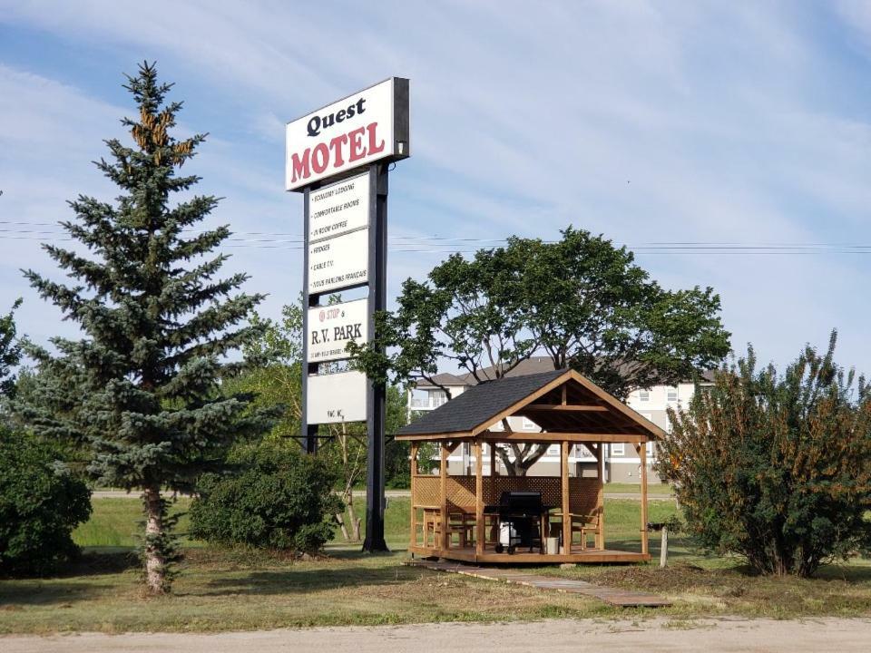 Quest Motel Whitewood Exteriér fotografie